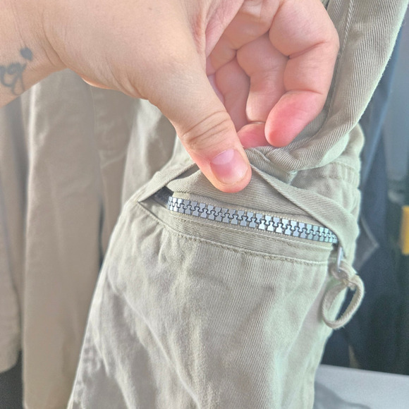 Perry Ellis Khaki Zipper Cargo Shorts Size 38 Outdoors Gorpcore Normcore Utility - Picture 5 of 5